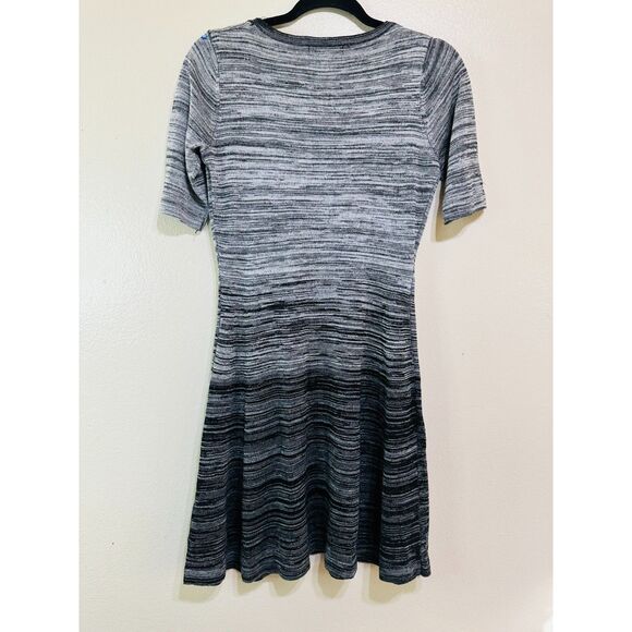 London Times Women's Mottled Gray Ombre Sweater Dress, Size 8 Short Sleeves - Picture 3 of 4
